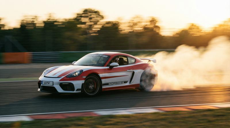 玩物社区赛车视频